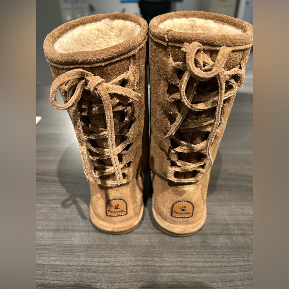 BEARPAW Women’s Suede Boots Size 8 - Picture 2 of 9